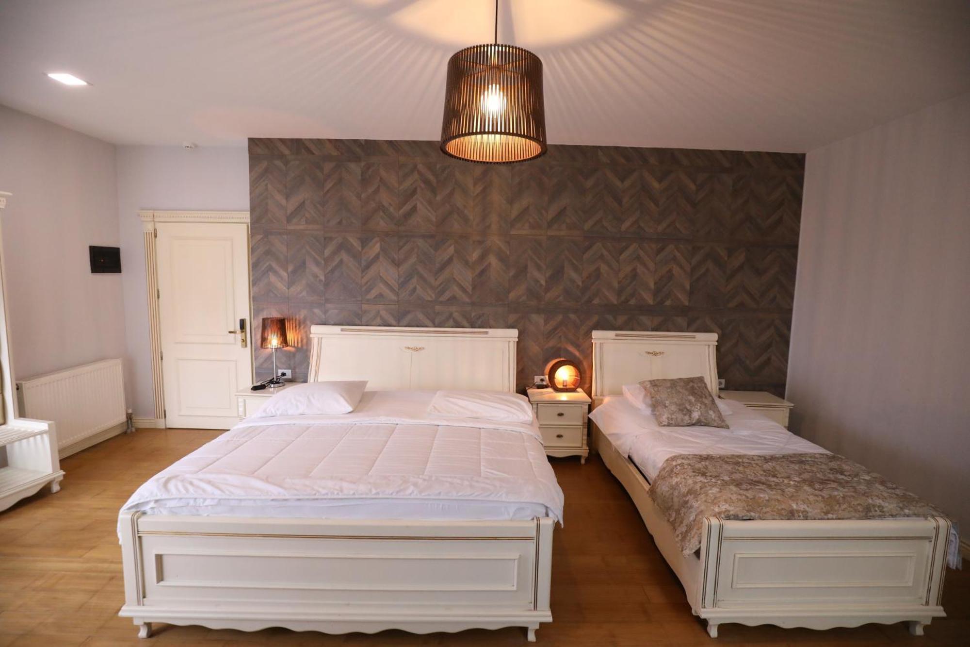 Hotel 1 Maji