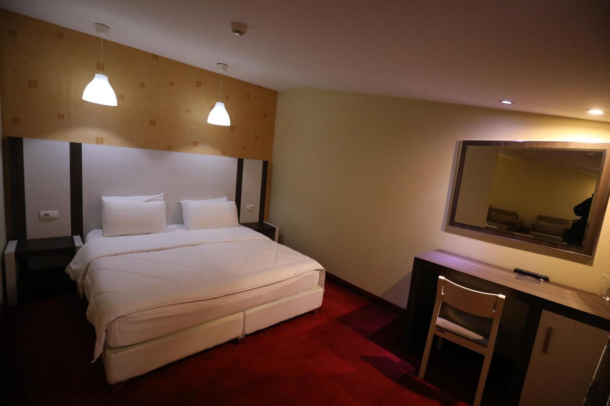 Hotel 1 Maji
