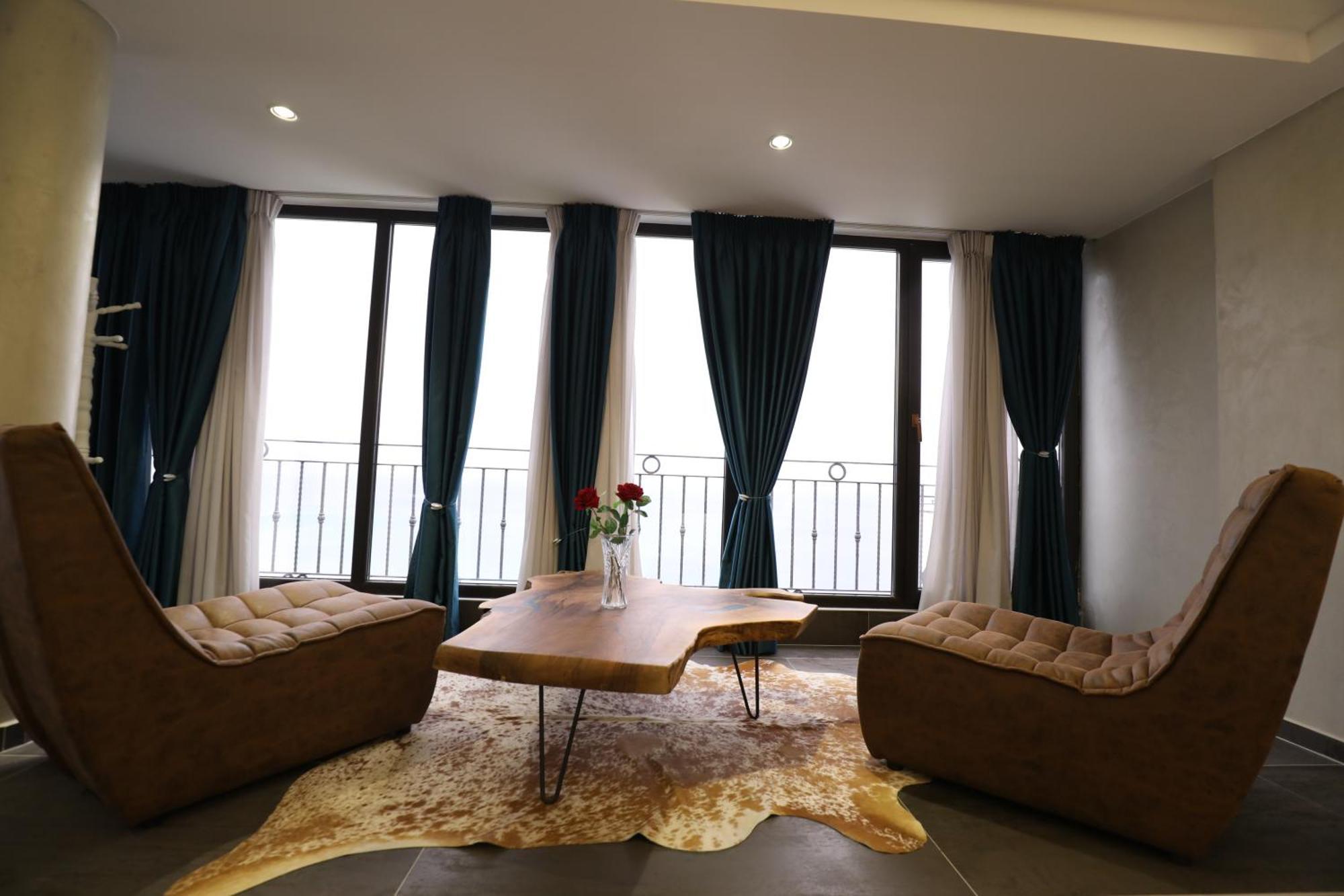 1 Maji Hotel 4*
