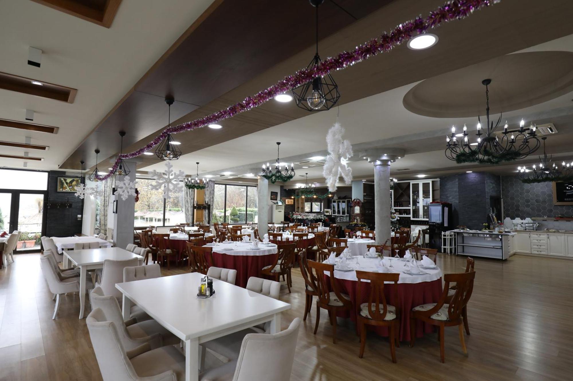 Hotel 1 Maji