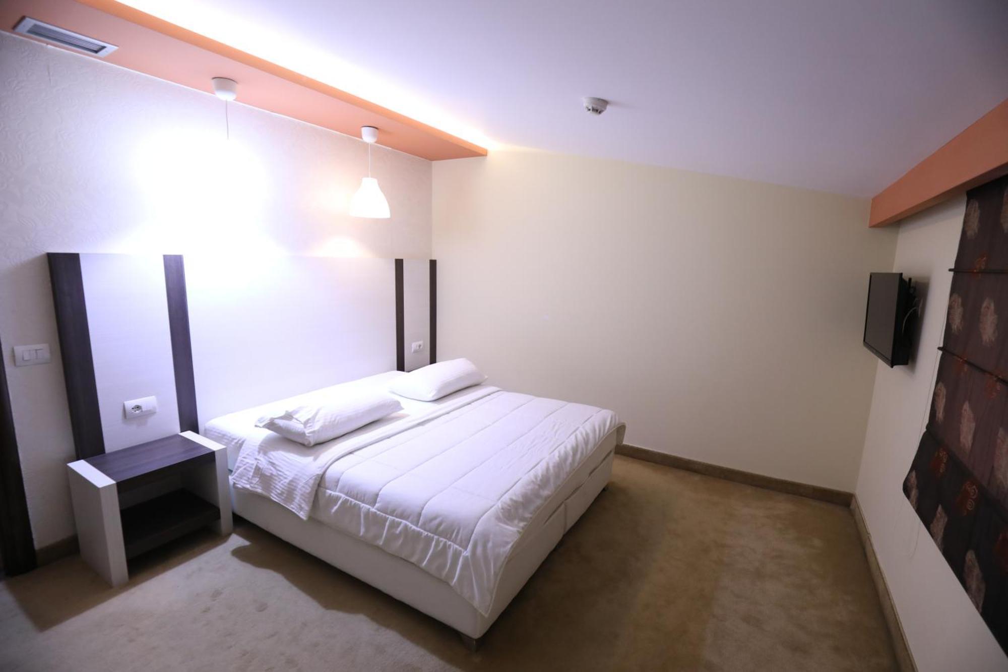1 Maji Hotel 4*